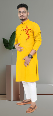 Vastra Trends Men Self Design Straight Kurta(Yellow)
