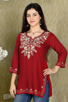OheeKurti Women Embroidered Straight Kurta(Maroon)