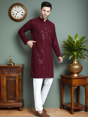 TRANDTIDE Men Embroidered Straight Kurta(Maroon)