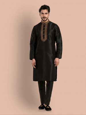 TRENDS OF ETHNIC Men Embroidered, Solid Ethnic Dress Kurta(Black)