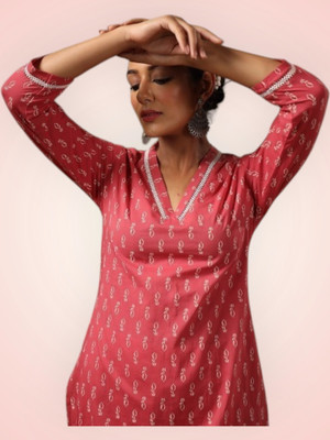 PRAYAARI FASHIONS Women Self Design Straight Kurta(Pink)