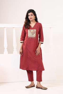Anusheetfashion Women Embellished, Embroidered, Geometric Print Straight Kurta(Maroon)
