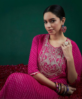 Envi Women Embroidered Straight Kurta(Pink)
