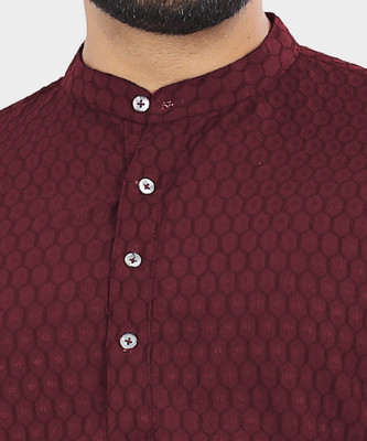 VeBNoR Men Solid Straight Kurta(Maroon)