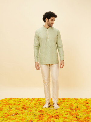 MANYAVAR Men Self Design Straight Kurta(Green)
