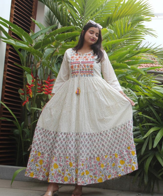 AF ASHA FABRICS Women Embroidered Anarkali Kurta(White)