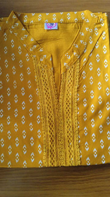 Avaasa Women Geometric Print, Printed, Embellished Straight Kurta(Yellow)