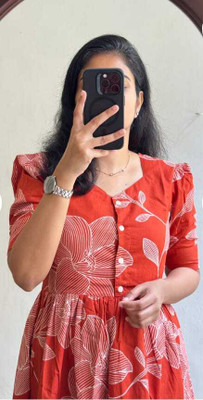 VCJ CREATION Women Floral Print Flared Kurta(Red, White)