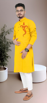 Vastra Trends Men Self Design Straight Kurta(Yellow)