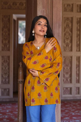 Outfitsbytiyaara Women Floral Print Straight Kurta(Yellow)
