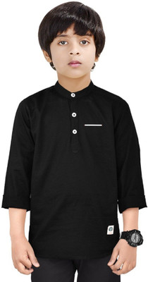 NirvaanaTrends Boys Solid Straight Kurta(Black)