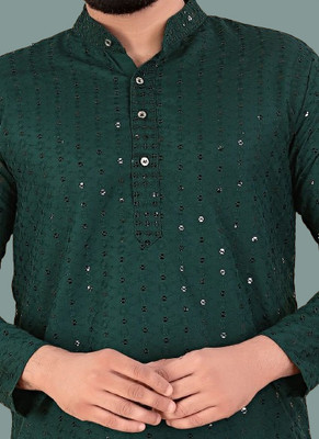 Keton Men Solid Straight Kurta(Green)