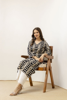 Dressar Women Printed Straight Kurta(Black)