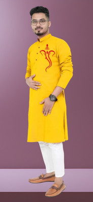 Vastra Trends Men Self Design Straight Kurta(Yellow)