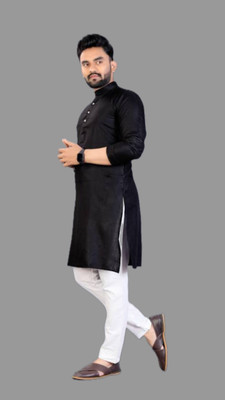 VINAARI Men Solid A-line Kurta(Black)