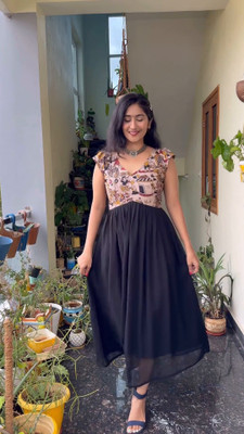 PuriMaa Flared/A-line Gown(Black)