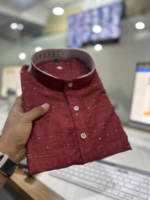 SHREE CREATION Men Embroidered Straight Kurta(Maroon)