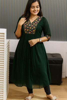 STITCHPEAR Women Embroidered A-line Kurta(Green)