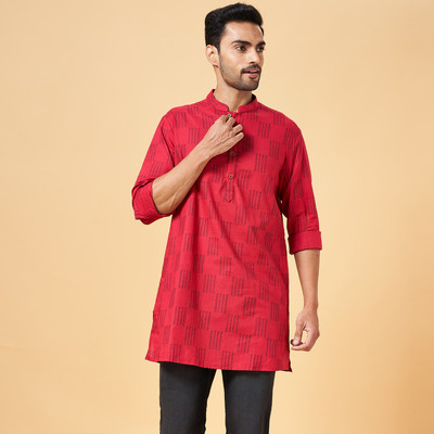 Indus Route by Pantaloons Men Printed Straight Kurta(Maroon)