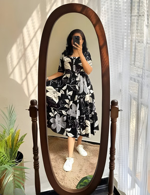 Saptrika Women Floral Print Anarkali Kurta(Black)