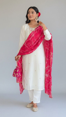 RIWAAYAT BY AASTHA Women Embroidered, Printed, Solid Straight Kurta(White)