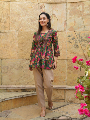AASHU Women Printed Flared Kurta(Multicolor)