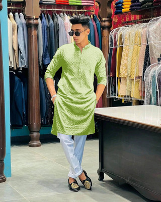 KURTAFORMEN Men Chikan Embroidery Straight Kurta(Green)