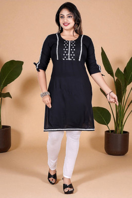 TurningFashion Women Solid Straight Kurta(Black)