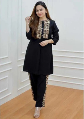 PAKIZAAZIZ Women Embroidered Ethnic Dress Kurta(Black)