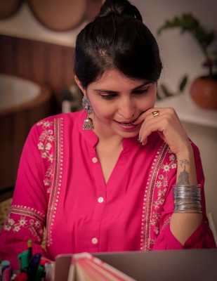 Youthnic Women Embroidered Straight Kurta(Pink)