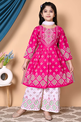 GLAMOUR WORLD GARMENTS Girls Kalamkari A-line Kurta(Multicolor)
