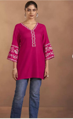 Daneen Women Embroidered Straight Kurta(Pink)