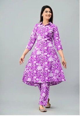 Sarbiya Women Floral Print Straight Kurta(Purple)