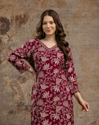 Dressar Women Floral Print Straight Kurta(Maroon)