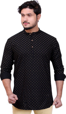 MADE IN THE SHADE Men Self Design Straight Kurta(Black, Gold)