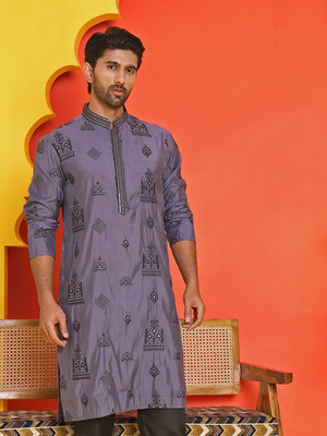 Jompers Men Embroidered Straight Kurta(Purple)