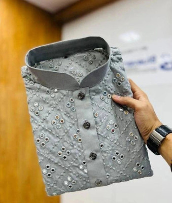 Lazzly Men Embellished Straight Kurta(Grey)