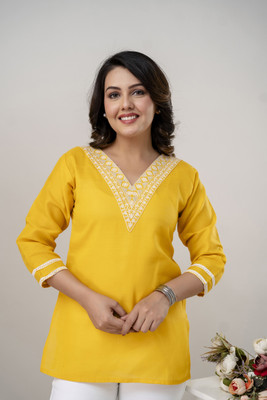 VIRANCHI Women Embroidered, Solid Straight Kurta(Multicolor)