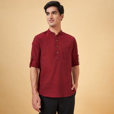 Indus Route by Pantaloons Men Solid Straight Kurta(Red)