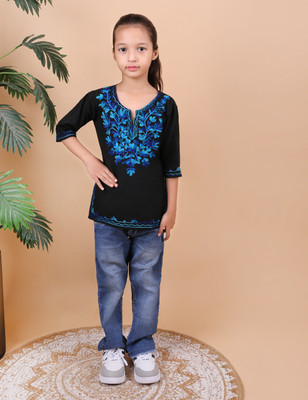 iKRABIB Girls Embroidered Straight Kurta(Black)