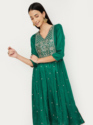 MAX Women Solid Straight Kurta(Green)