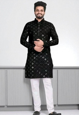 Vastra Men Embroidered Straight Kurta(Black)