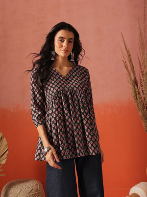 Fembliss Women Floral Print Flared Kurta(Black, Pink)