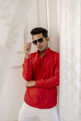 Surhi Men Printed Straight Kurta(Red)