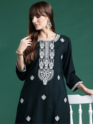 Indo Era Women Embroidered Straight Kurta(Green)
