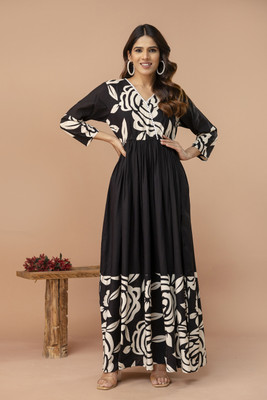 Dressar Women Printed Flared Kurta(Black)