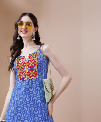 Youthnic Women Patchwork Straight Kurta(Blue)