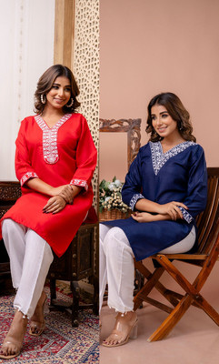 SISTO Women Embroidered Straight Kurta(Multicolor)