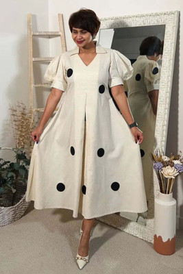 VIBELY Women Polka Print Flared Kurta(White)
