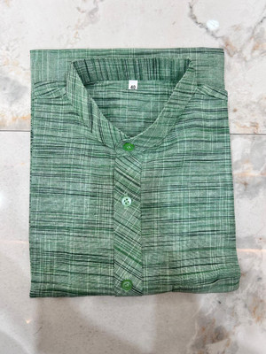 R N Enterprises Men Self Design Straight Kurta(Green)